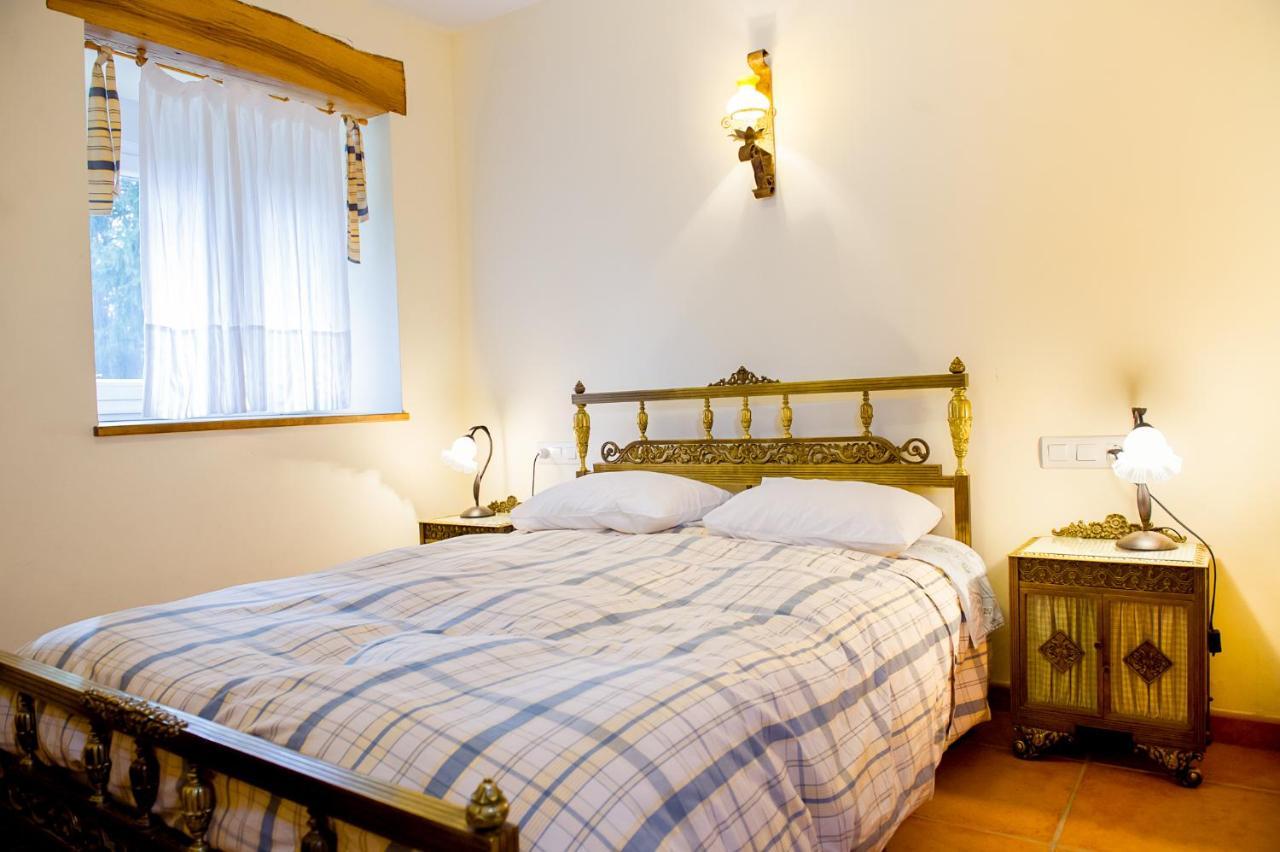 Conjunto Entre Acebos Guest House Sotillo de Sanabria Exterior photo