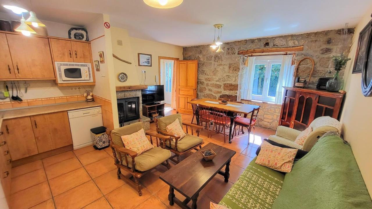 Conjunto Entre Acebos Guest House Sotillo de Sanabria Exterior photo