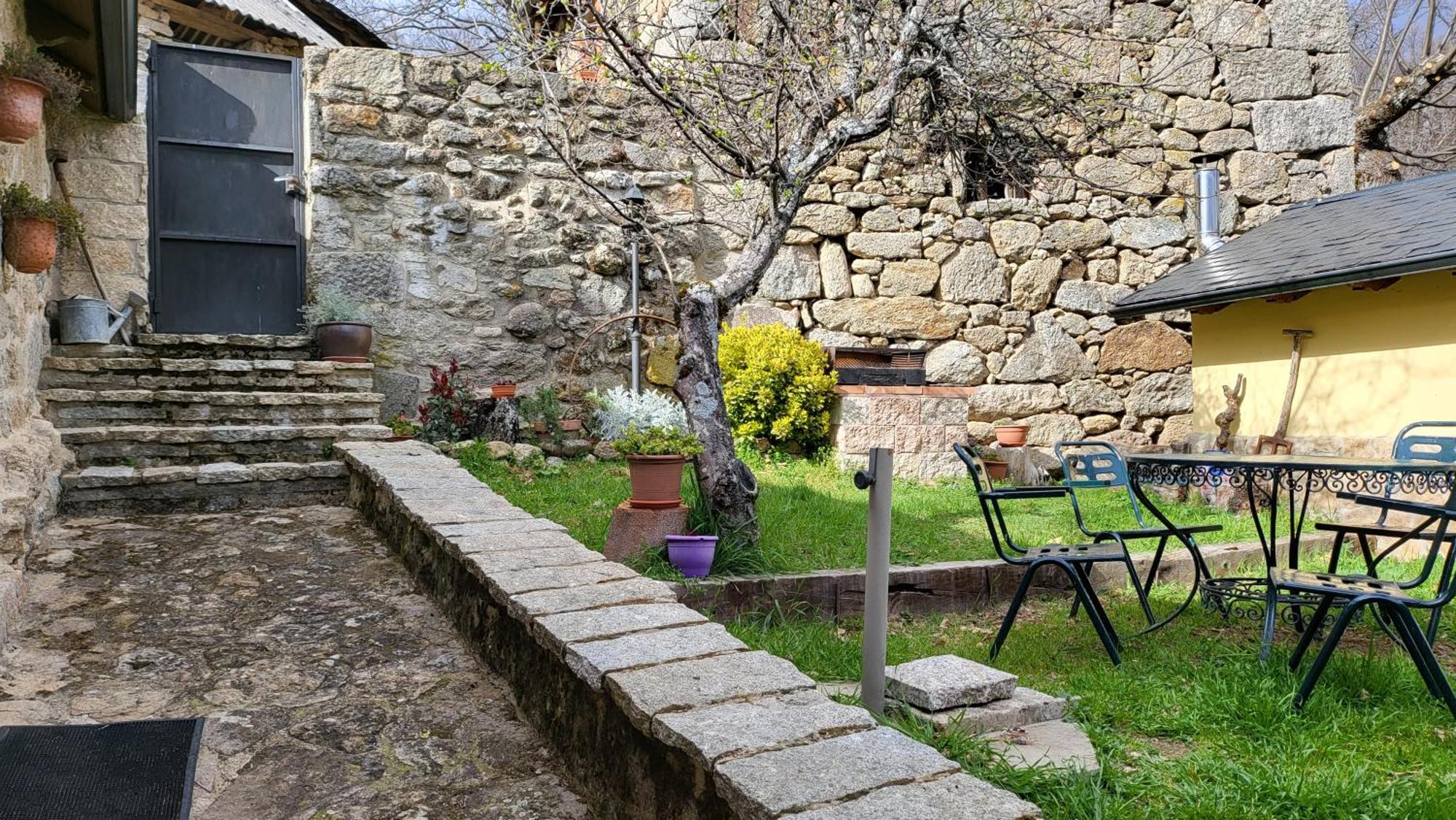 Conjunto Entre Acebos Guest House Sotillo de Sanabria Exterior photo